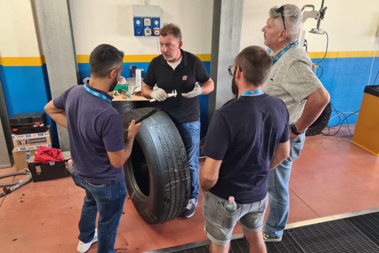 CORSO RIPARAZIONE A FREDDO - PNEUMATICI AUTOCARRO